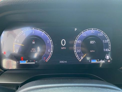 Used 2025 Jeep Grand Cherokee Laredo X w/ Luxury Tech Group I image 19