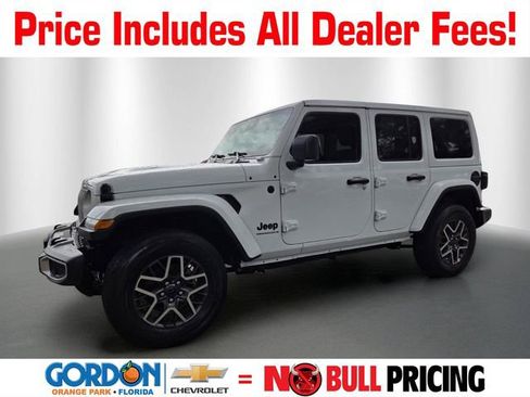 Used 2025 Jeep Wrangler Unlimited Sahara AWD/4WD image 1