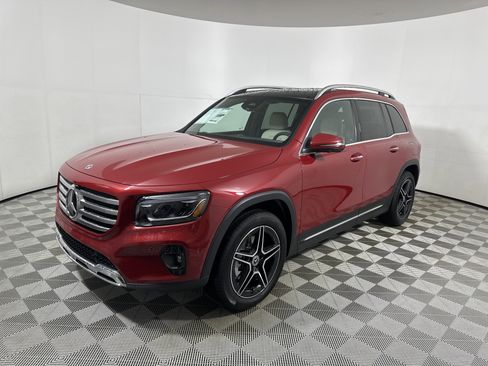 New 2026 Mercedes-Benz GLB 250 4MATIC image 3