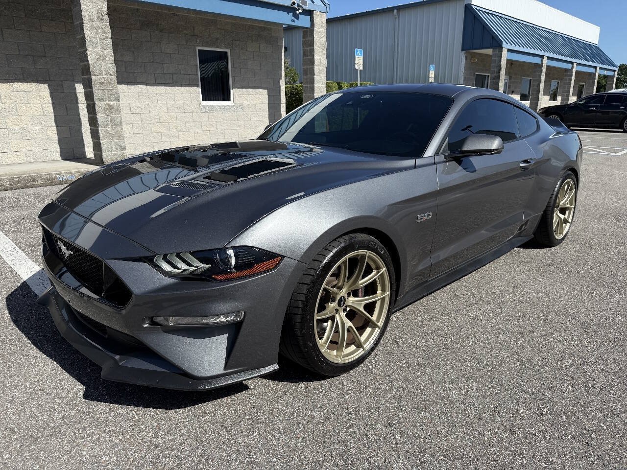 Used 2022 Ford Mustang GT Premium w/ GT Performance Package RWD image 2