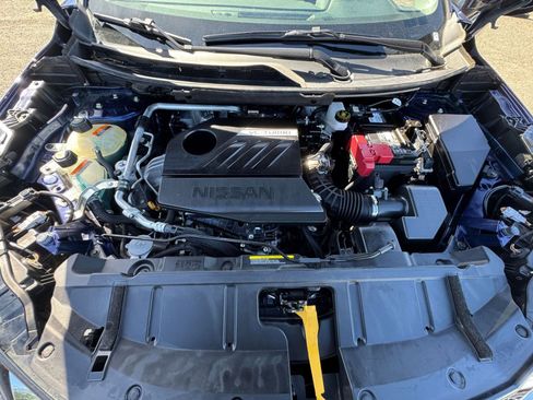 Used 2025 Nissan Rogue SV image 34