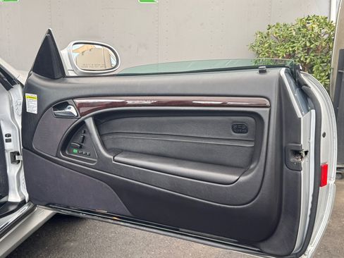 Used 2001 Mercedes-Benz SL 500 image 34