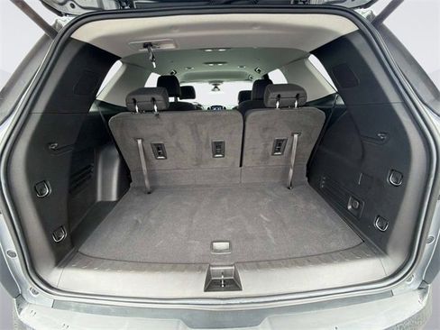 Used 2020 Chevrolet Traverse LT image 13