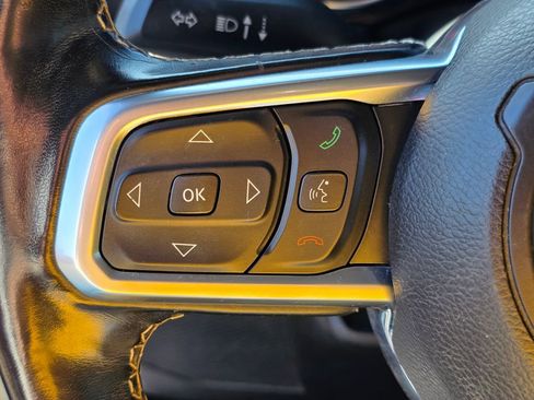 Used 2020 Jeep Gladiator Overland AWD/4WD image 18