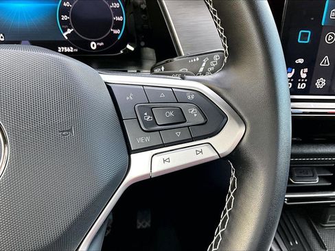 Used 2025 Volkswagen Atlas Cross Sport SE image 14