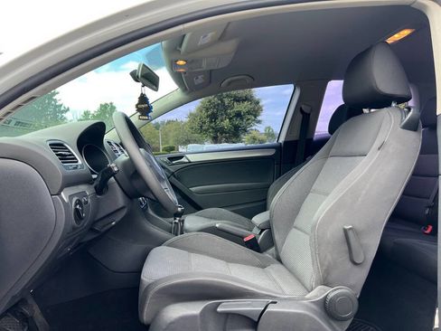 Used 2013 Volkswagen Golf 2-Door FWD image 9