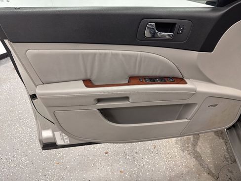 Used 2006 Cadillac STS w/ Preferred Equipment Group image 6