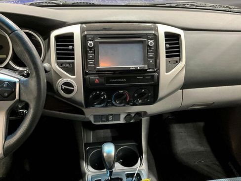 Used 2015 Toyota Tacoma 4x4 Double Cab w/ TRD Off-Road Package image 6