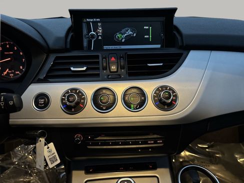 Used 2015 BMW Z4 sDrive28i image 19