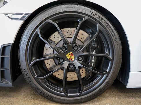 Used 2020 Porsche 718 Boxster Spyder RWD image 9