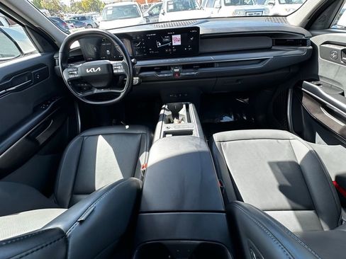 Used 2024 Kia EV9 Light Long Range RWD image 15