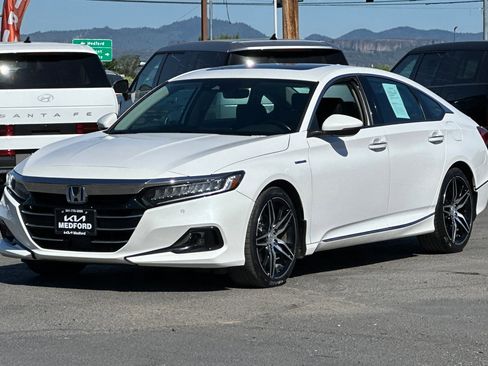 Used 2022 Honda Accord Touring image 9