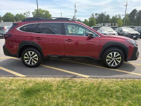 Used 2024 Subaru Outback Premium AWD/4WD image 4