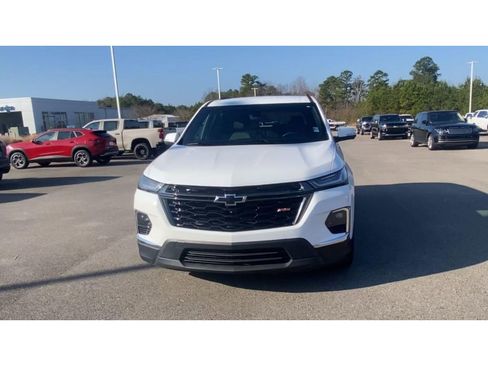 Used 2023 Chevrolet Traverse RS image 7