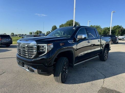 Used 2026 GMC Sierra 1500 Denali AWD/4WD image 3