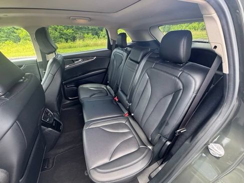 Used 2022 Lincoln Nautilus Reserve AWD/4WD image 18