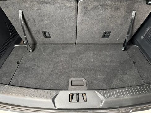 Used 2023 Ford Explorer XLT w/ Equipment Group 202A AWD/4WD image 23