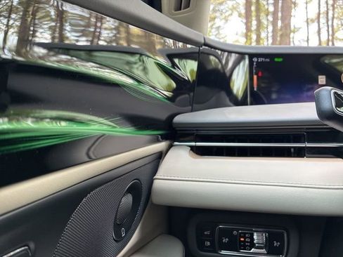 Used 2025 Lincoln Nautilus Reserve w/ Jet Appearance Package image 26