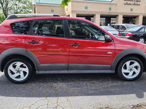 Used 2006 Pontiac Vibe w/ Sun And Sound Package FWD image 3
