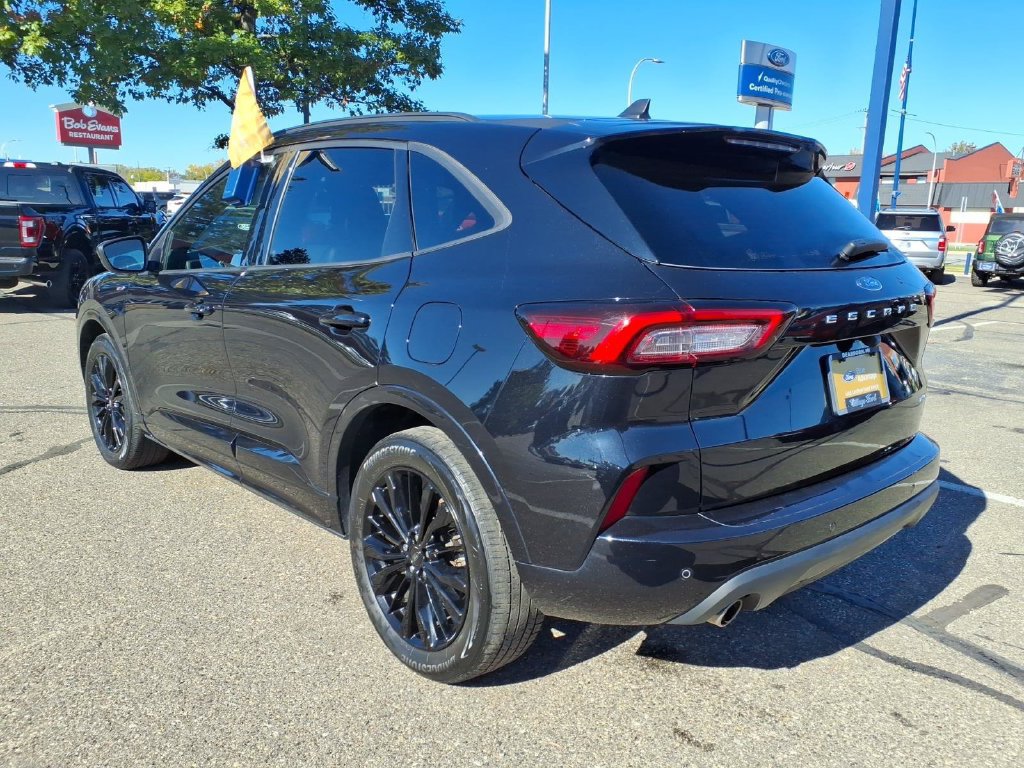 Used 2023 Ford Escape ST-Line Elite AWD/4WD image 8