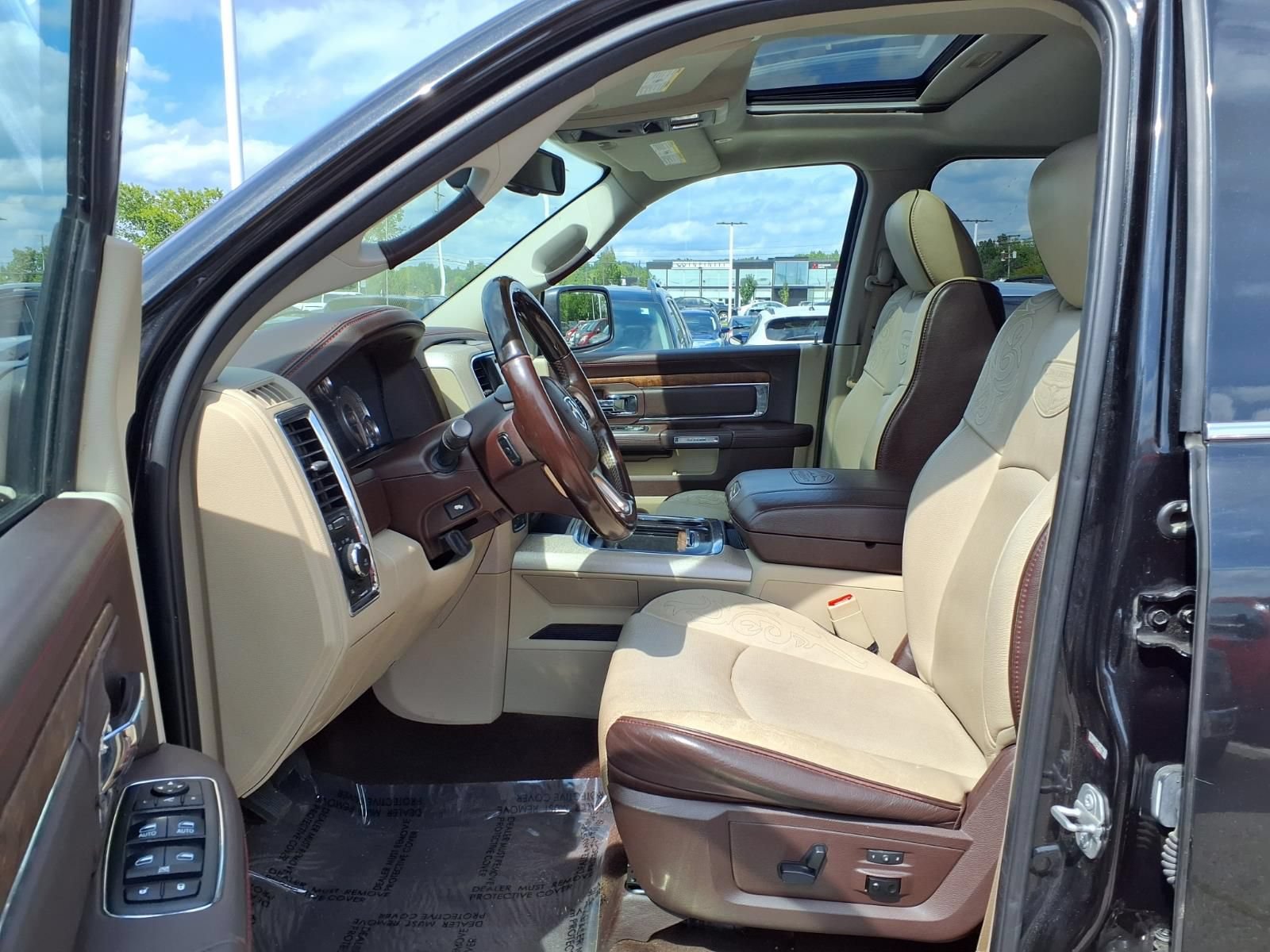 Used 2018 RAM 1500 Laramie Longhorn w/ Longhorn Southfork Package AWD/4WD image 16