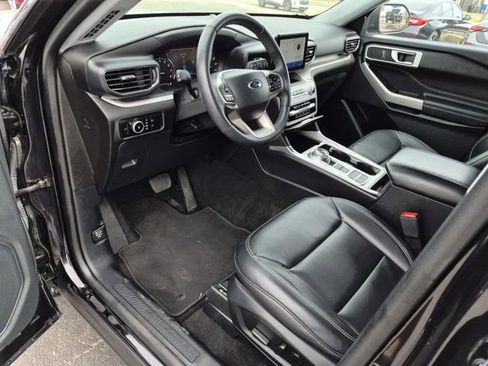 Used 2024 Ford Explorer XLT w/ Equipment Group 202A image 13