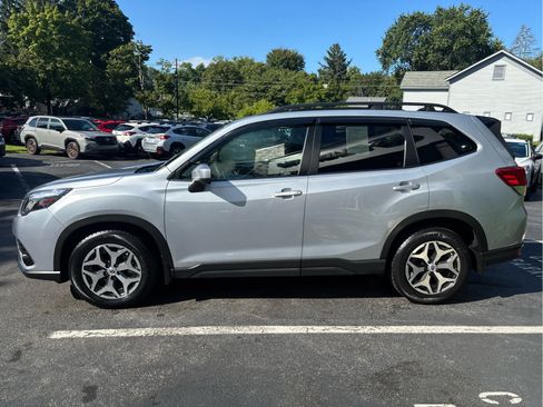 Certified 2024 Subaru Forester Premium AWD/4WD image 7
