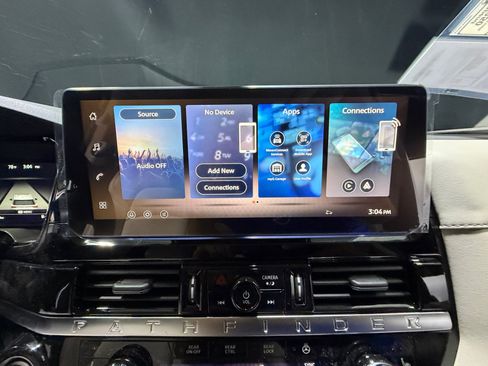 New 2026 Nissan Pathfinder SL w/ SL Premium Package (P04) FWD image 28