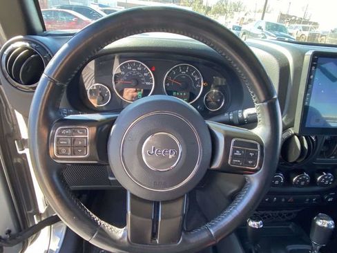 Used 2017 Jeep Wrangler Unlimited Sahara image 24