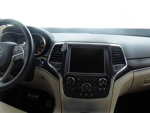 Used 2014 Jeep Grand Cherokee Limited AWD/4WD image 9