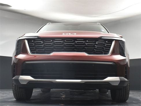 Certified 2025 Kia Sorento S image 29