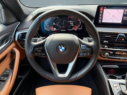 Used 2023 BMW 530i w/ Premium Package RWD image 11