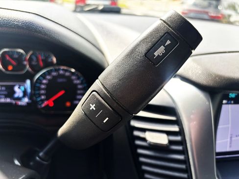 Used 2019 Chevrolet Suburban LT image 25