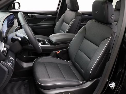 New 2026 Buick Enclave Sport Touring w/ Power Package image 9