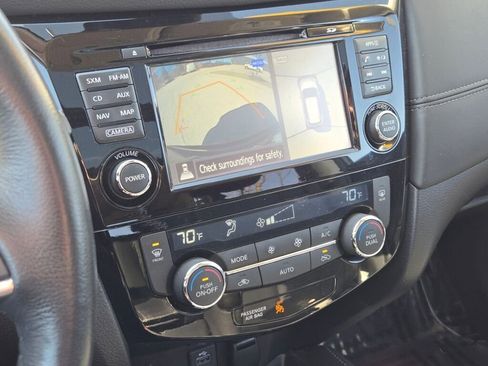 Used 2017 Nissan Rogue SL w/ SL Premium Package image 26