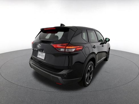 Used 2025 Nissan Rogue SV FWD image 9