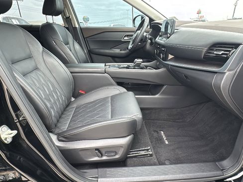 Used 2022 Nissan Rogue Platinum w/ Head-Up Display Package image 28