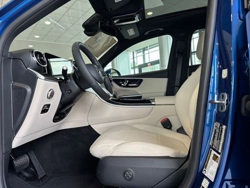 Used 2026 Mercedes-Benz GLC 300 image 11