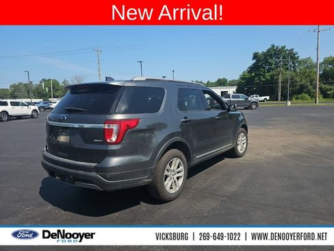Used 2019 Ford Explorer XLT w/ Class III Trailer Tow Package AWD/4WD image 6