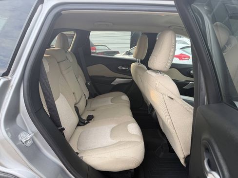 Used 2017 Jeep Cherokee Sport w/ Trailer Tow Group AWD/4WD image 13