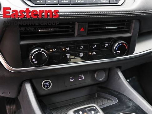 Used 2023 Nissan Rogue S AWD/4WD image 20