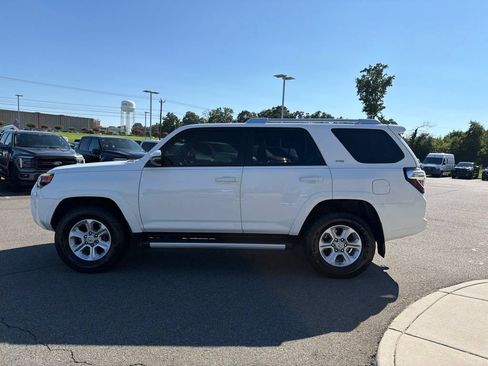 Used 2016 Toyota 4Runner SR5 Premium AWD/4WD image 7