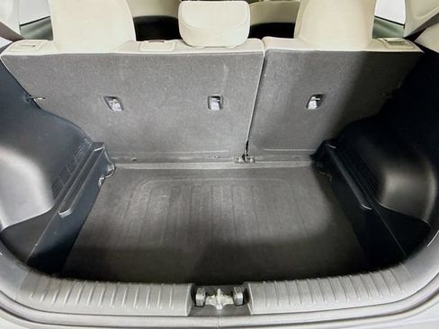 Used 2025 Kia Soul LX FWD image 23