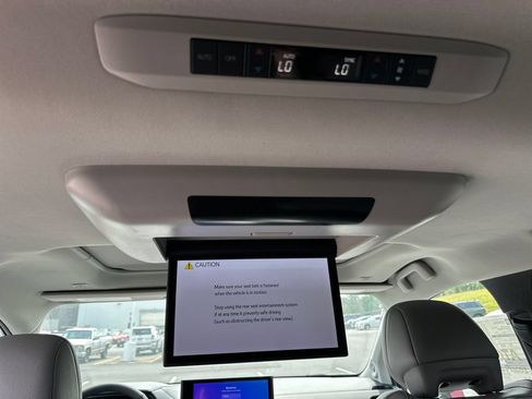 Used 2026 Toyota Sienna XLE AWD/4WD image 29