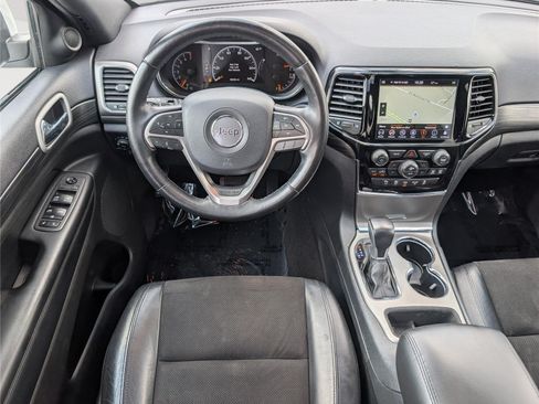Used 2020 Jeep Grand Cherokee Altitude AWD/4WD image 16