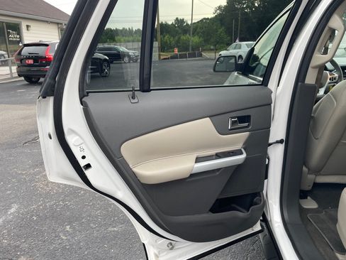 Used 2013 Ford Edge Limited FWD image 16