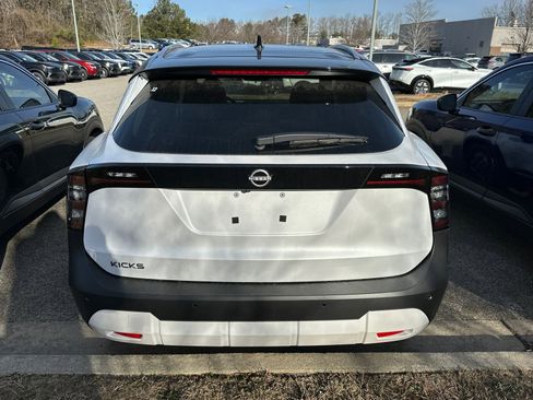New 2026 Nissan Kicks SV FWD image 4