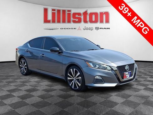 Used 2021 Nissan Altima 2.5 SR w/ SR Premium Package FWD image 3