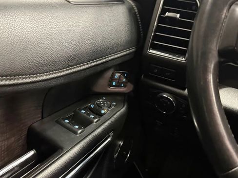 Used 2020 Ford Expedition Limited AWD/4WD image 13
