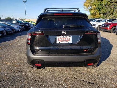 New 2026 Nissan Kicks SR w/ Cold Weather Package AWD/4WD image 5